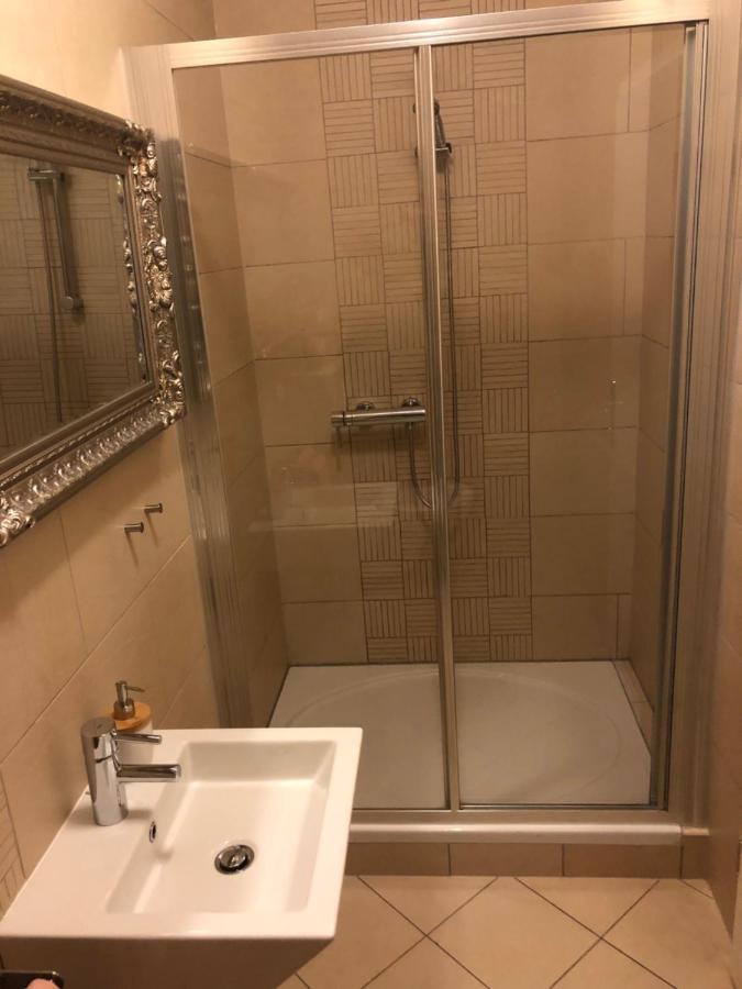 Kavajin Apartment *