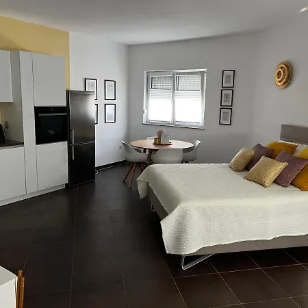 Kavajin Rooms Duce Exterior photo