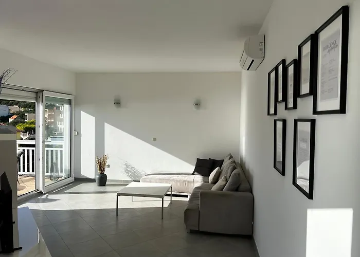 Kavajin Rooms